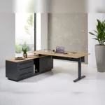 schreibtisch_elektrisch_hoehenverstellbar_orbis_desk_electric Elektrisch höhenverstellbarer Schreibtisch Orbis Desk Electric in Holz-Optik mit schwarzem Gestell, ergonomischer Schreibtisch Chefbüro, Produktbild