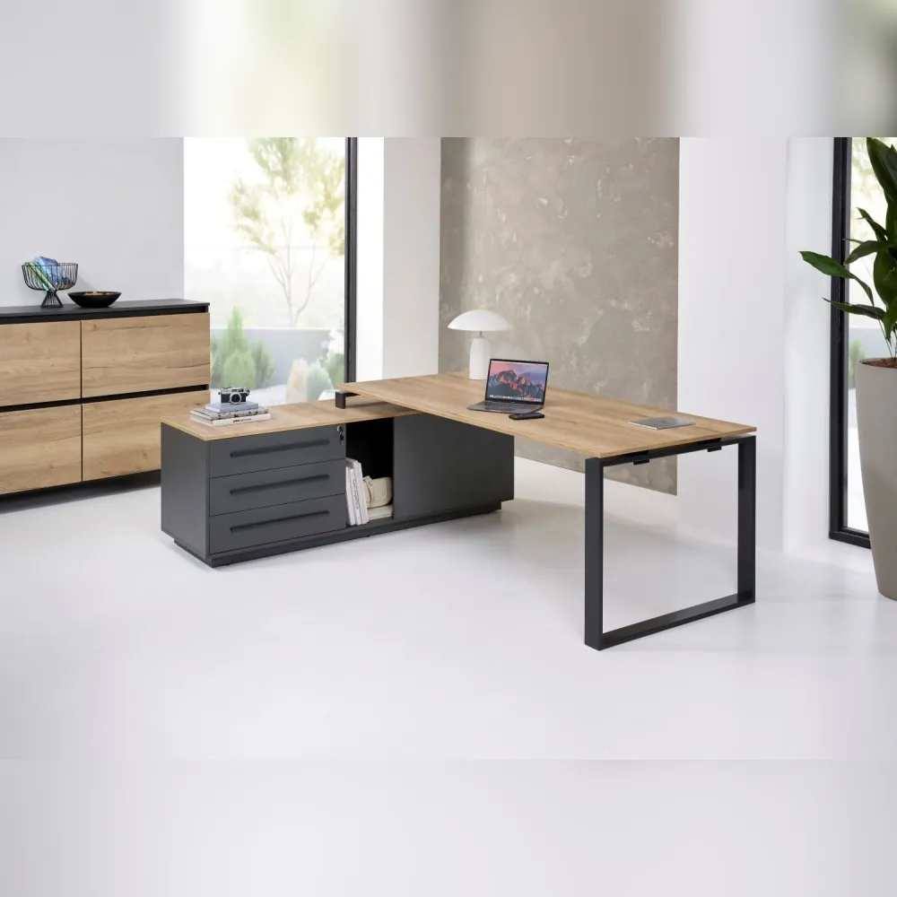 Höhenverstellbarer Schreibtisch Orbis Desk in Holz-Optik mit schwarzem Gestell, ergonomischer Schreibtisch Chefbüro, Büro