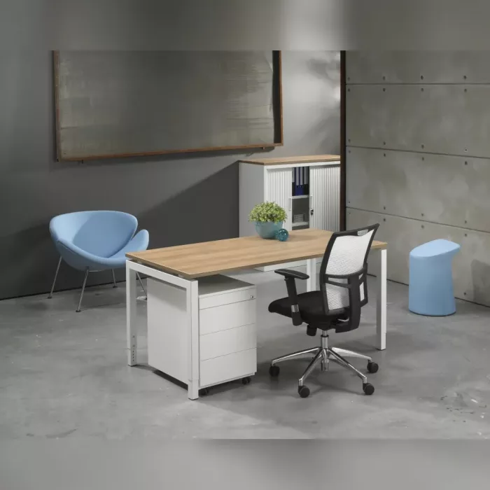 Höhenverstellbarer Schreibtisch Linea in Havanna mit weißem Gestell, ergonomischer Schreibtisch fürs Büro und Homeoffice